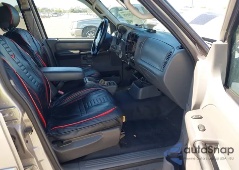 2004 Ford Explorer Sport Trac Adrenalin/Xls/Xlt z USA, uszkodzony, nr VIN 1FMZU67K34UA77994